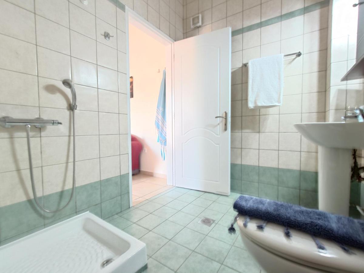 Iris Apartments Ithaca Ваті Екстер'єр фото