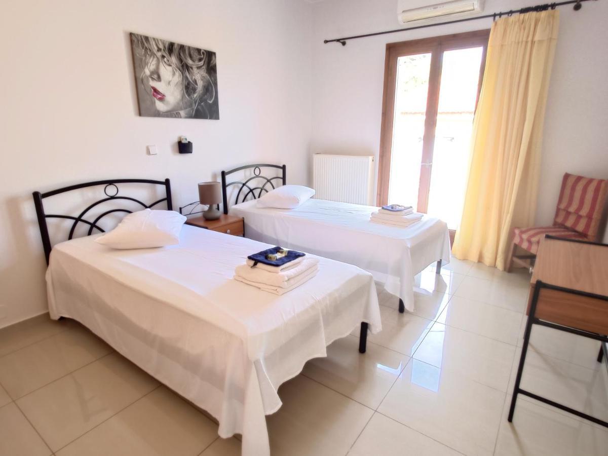 Iris Apartments Ithaca Ваті Екстер'єр фото