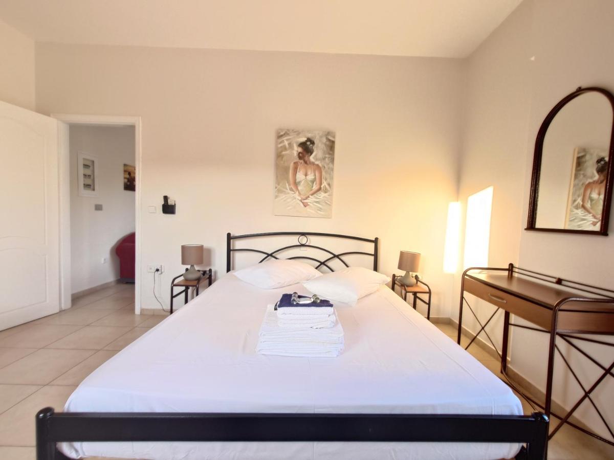 Iris Apartments Ithaca Ваті Екстер'єр фото