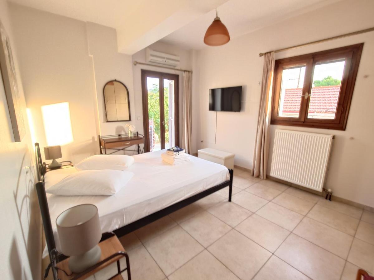 Iris Apartments Ithaca Ваті Екстер'єр фото
